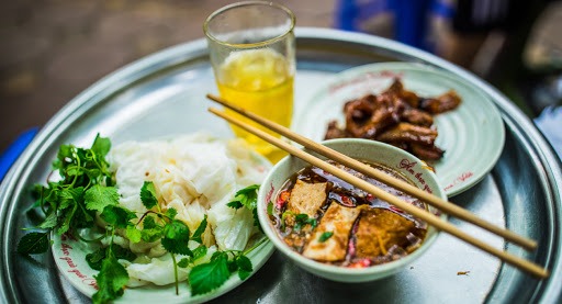 غذاهای خیابانی ویتنام که نباید از دست دهید